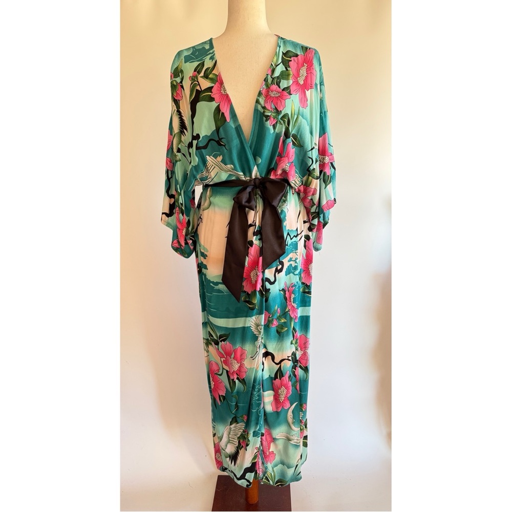 Kimono Robe Asian Print Satin Tie Small Full Length Flowy Festival - Picture 13 of 14